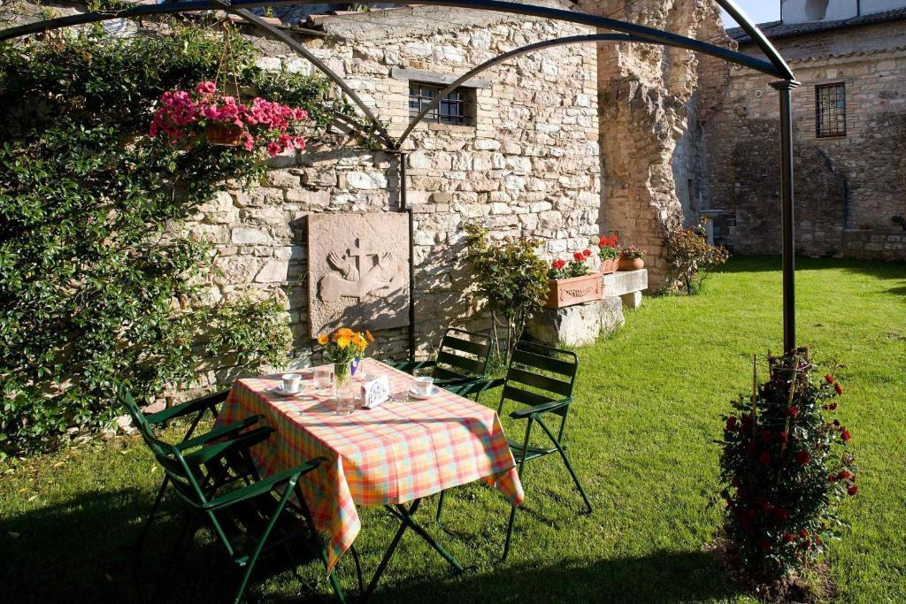Il Turrione Appartement Assisi Buitenkant foto
